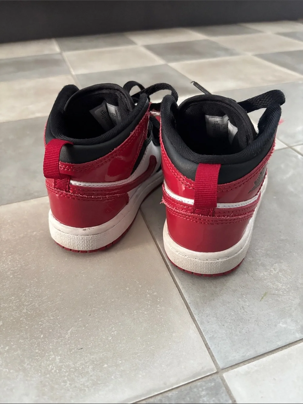 Jordan 1 mid SE 11 toddler Kids High-Top Sneakers in Black, Red, and White